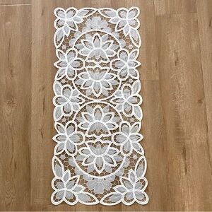 White Cutout Cotton Floral Design Dresser Table Runner‎ Tablecloth 36” X 16”